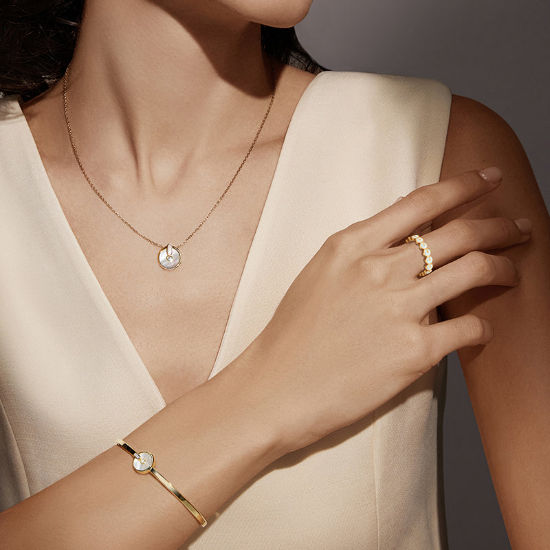 YVONLI CHOSEN ONE series FROST NACRE mother-of-pearl full lucky 18 Karat Gold Ring