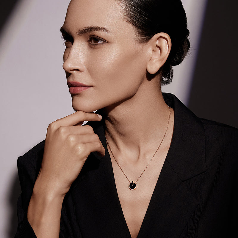 YVONLI CHOSEN ONE series BLACK AGATE full diamonds Pendant 18 Karat Gold Necklace (M)